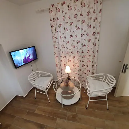 Rustic House Diklo 20m From The Sea 扎达尔