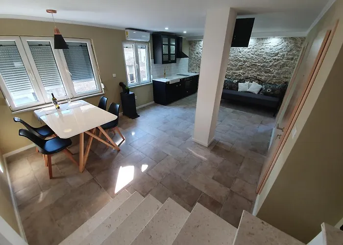 Rustic House Diklo 20m From The Sea 公寓