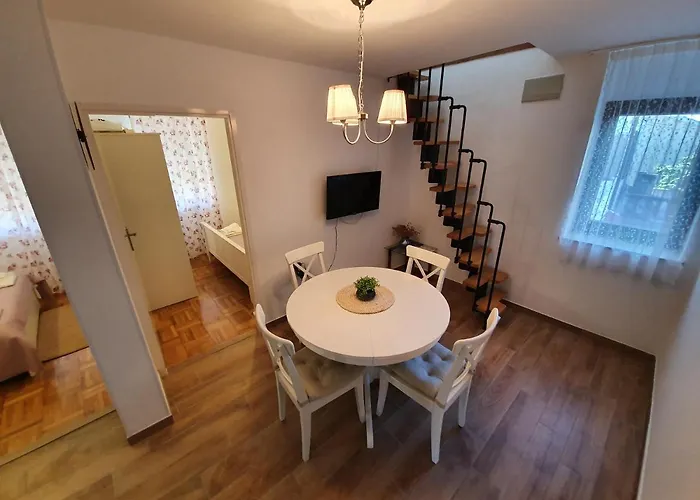 Apartmán Rustic House Diklo 20m From The Sea