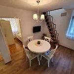 Daire Rustic House Diklo 20m From The Sea
