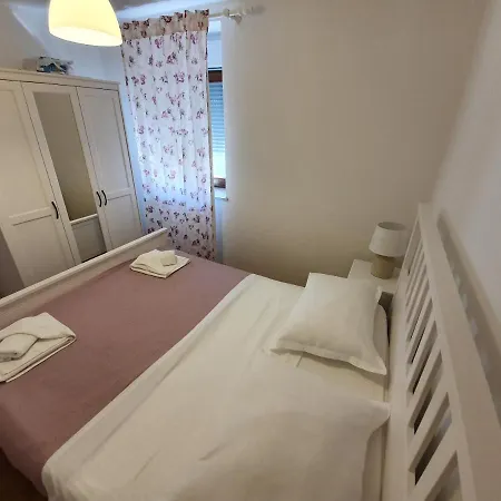 アパート Rustic House Diklo 20m From The Sea