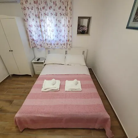 Apartman Rustic House Diklo 20m From The Sea *
