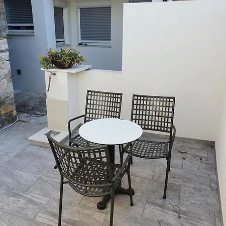 Rustic House Diklo 20m From The Sea Apartman
