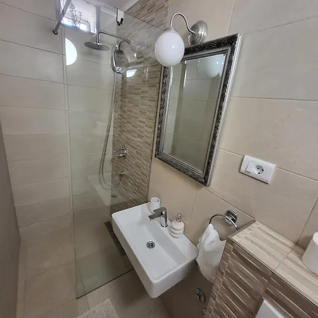 Rustic House Diklo 20m From The Sea Апартаменти Задар