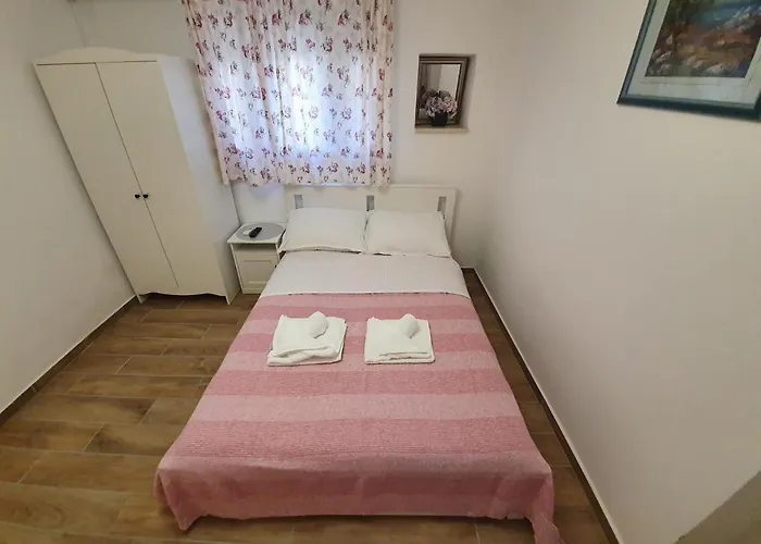 شقة Rustic House Diklo 20m From The Sea *